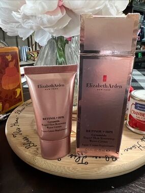 NEW Elizabeth Arden Retinol + HPR